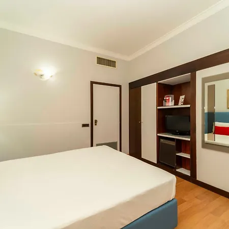 Hotel Royal Torino Centro Congressi Exterior photo